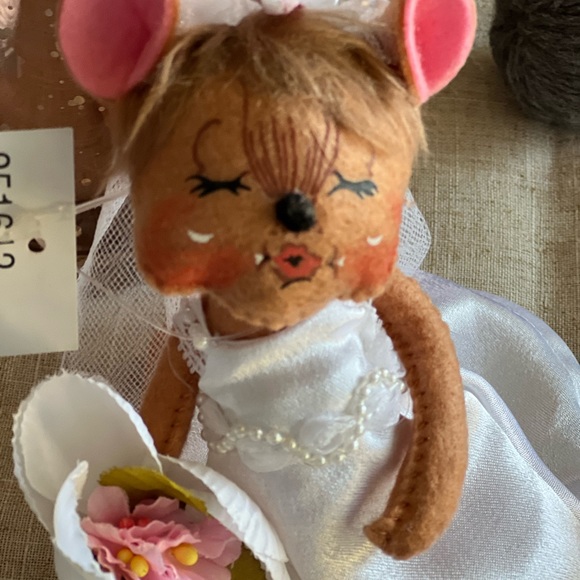 Beautiful AnnieLee Wedding Dolls NWT - Picture 7 of 7